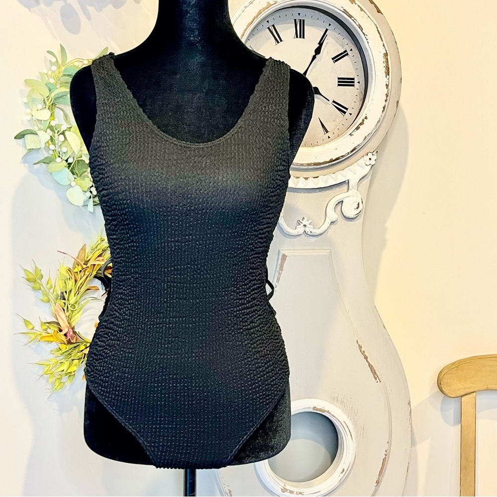 SHEIN Black Crinkle Textured Cut-Out One-Piece Swimsuit Small*